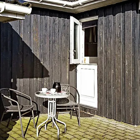 Three-bedroom Holiday In 10 Ansager