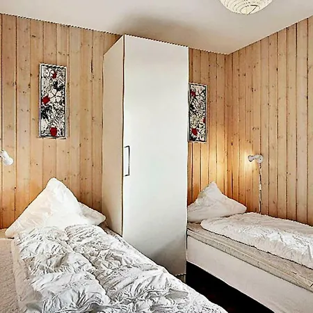 Three-bedroom Holiday In 10 Hébergement de vacances Ansager