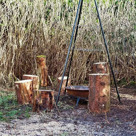 Three-bedroom Holiday In 10 Hébergement de vacances